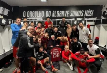 Mourinho atinge marca histórica e recebe presente especial no balneário